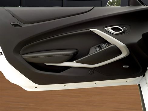 Used 2021 Chevrolet Camaro LT w/ RS Package image 8