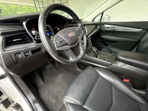 Certified 2019 Cadillac XT5 Luxury FWD image 10