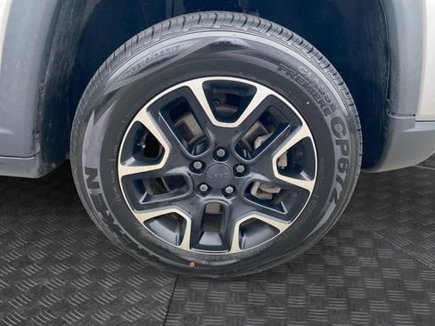 Used 2020 Jeep Compass Trailhawk AWD/4WD image 35