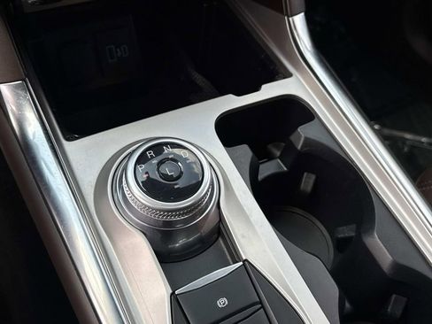 Used 2022 Ford Explorer King Ranch w/ Premium Technology Package image 30