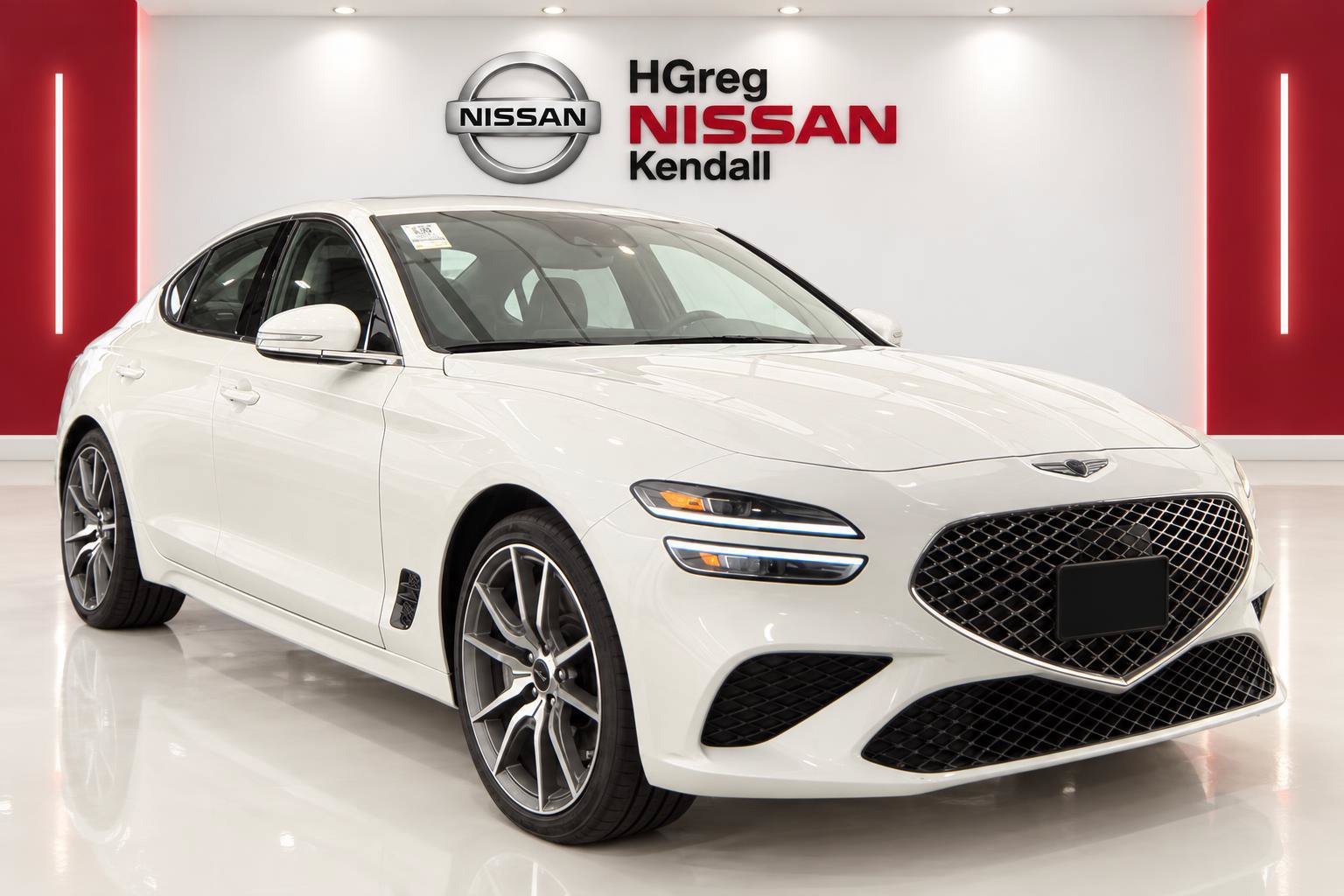 Used 2025 Genesis G70 2.5T RWD image 3