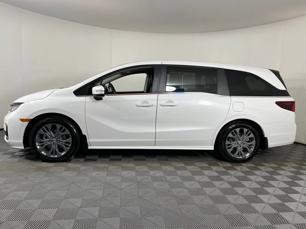 Certified 2026 Honda Odyssey Touring image 20