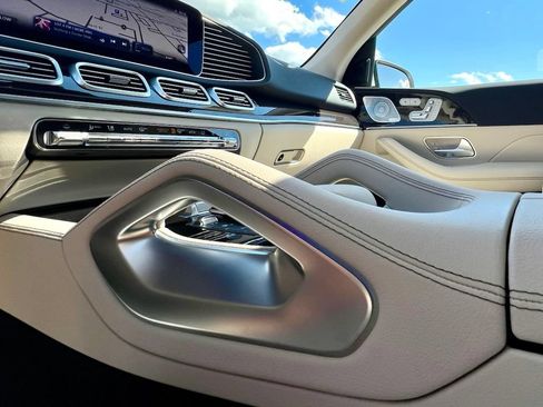Certified 2025 Mercedes-Benz GLE 450e 4MATIC image 27