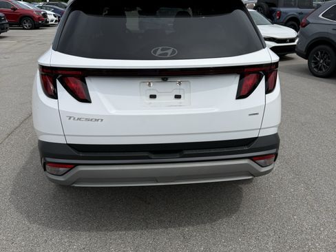 Used 2025 Hyundai Tucson SEL AWD/4WD image 4