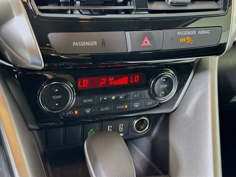 Used 2025 Mitsubishi Eclipse Cross AWD image 23