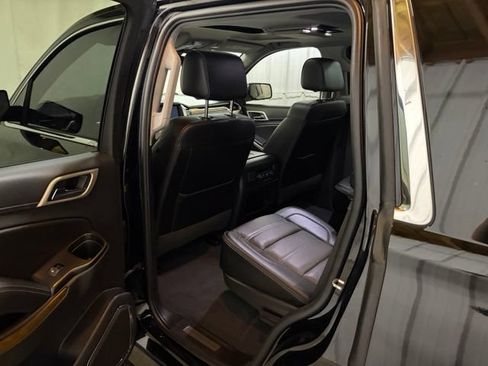 Used 2020 GMC Yukon Denali w/ Denali Ultimate Black Edition AWD/4WD image 27