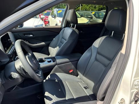 Certified 2023 Nissan Rogue SL w/ SL Premium Package AWD/4WD image 16