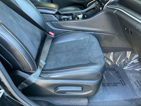 Used 2021 Jeep Grand Cherokee L Laredo image 27