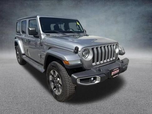 Used 2018 Jeep Wrangler Unlimited Sahara AWD/4WD image 5