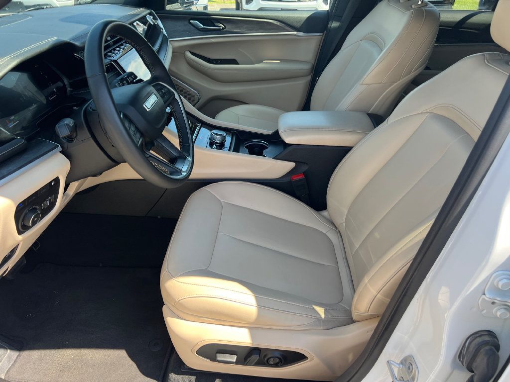 Used 2024 Jeep Grand Cherokee Limited 4xe AWD/4WD image 9