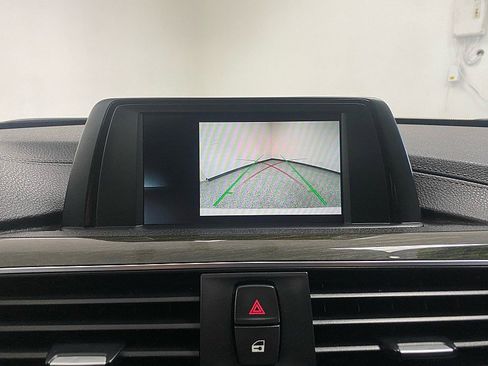 Used 2018 BMW 330e image 27