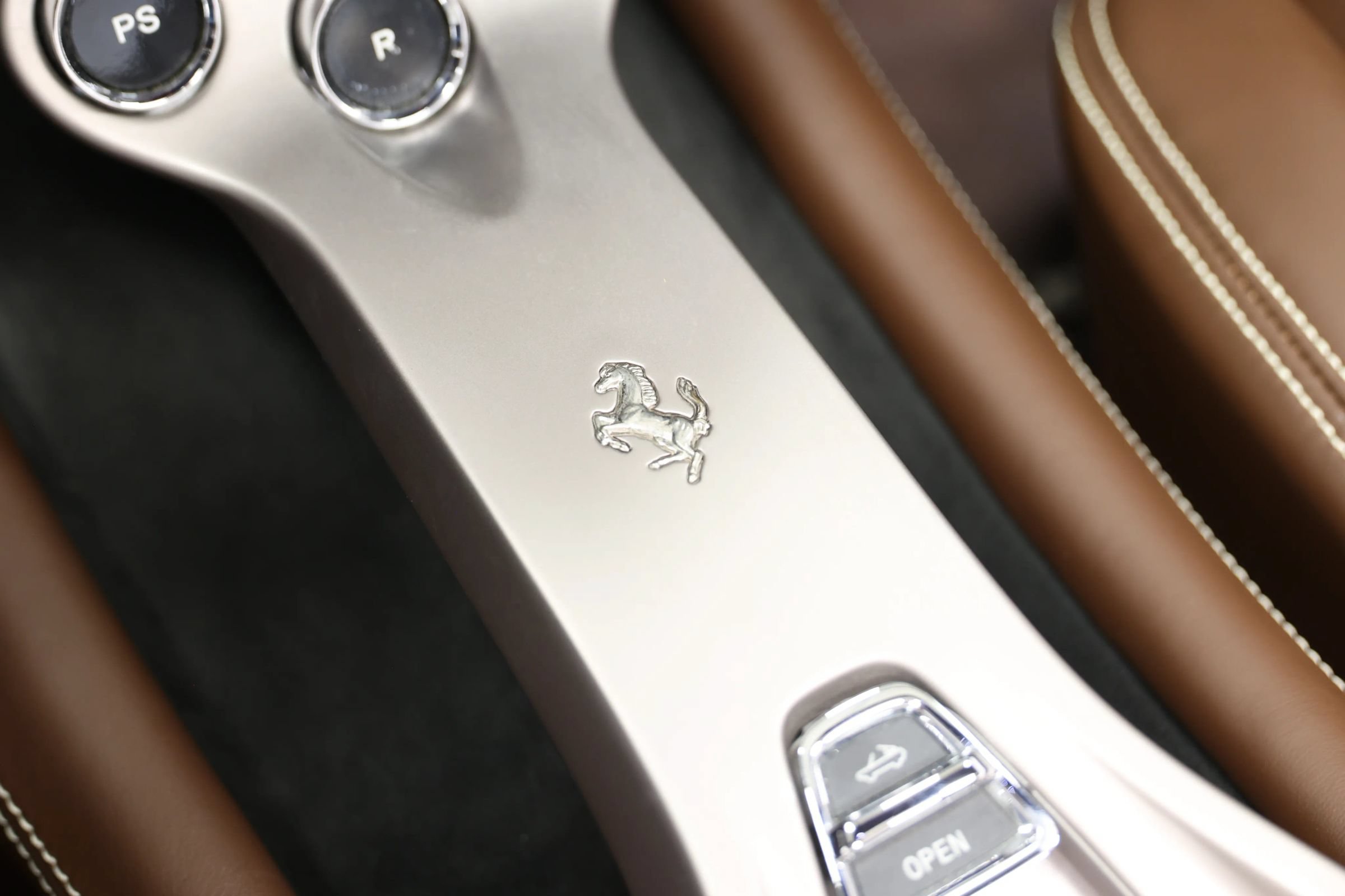 Used 2010 Ferrari California RWD image 56