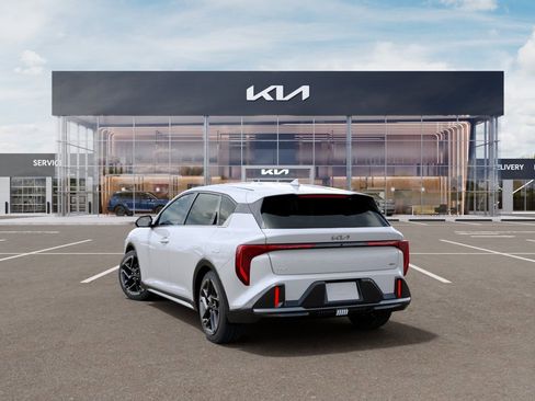 New 2026 Kia K4 GT-Line image 5
