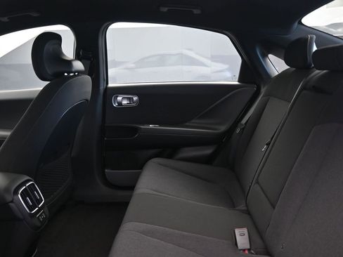 New 2025 Hyundai Ioniq 6 SE image 18