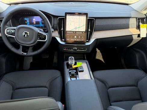 New 2026 Volvo XC90 T8 Core AWD/4WD image 11