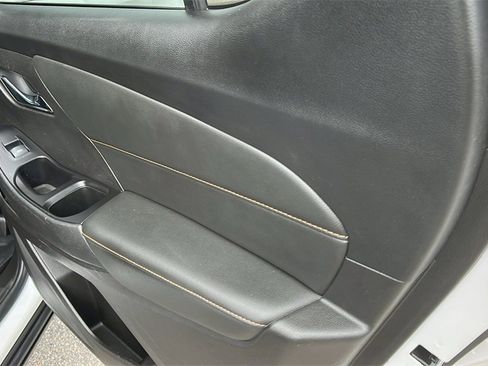 Used 2019 Chevrolet Traverse LT image 18