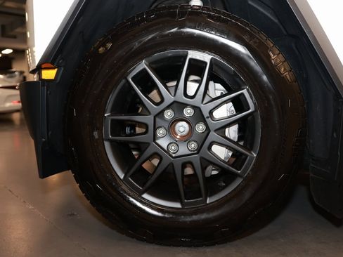 Used 2024 Tesla Cybertruck AWD Crew Cab image 25