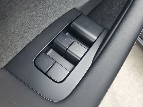 Used 2024 Tesla Model 3 Standard Range image 19