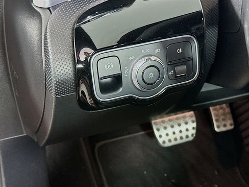 Used 2021 Mercedes-Benz A 220 4MATIC image 17