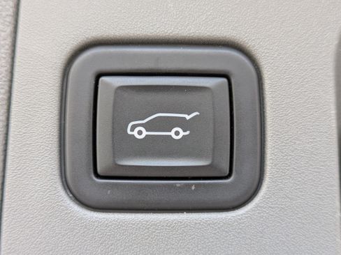 Used 2023 Cadillac XT5 Premium Luxury w/ LPO, Floor Liner Package FWD image 8