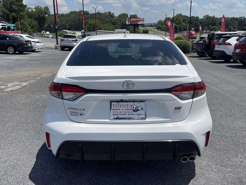 Used 2026 Toyota Corolla SE FWD image 3