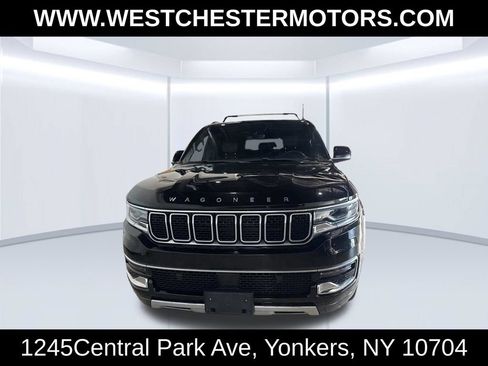 Used 2022 Jeep Wagoneer Series II w/ Premium Group I AWD/4WD image 2