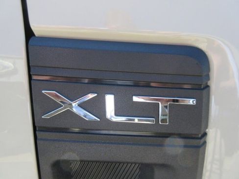 New 2025 Ford Maverick XLT w/ XLT Luxury Package image 13