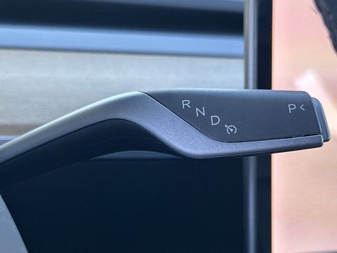 Used 2022 Tesla Model 3 Standard Range image 27