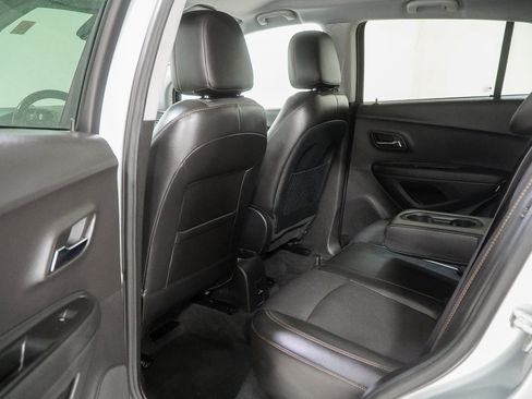 Used 2018 Chevrolet Trax LT w/ LT Convenience Package image 36