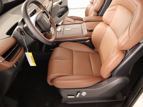 New 2025 Lincoln Navigator L Reserve image 11