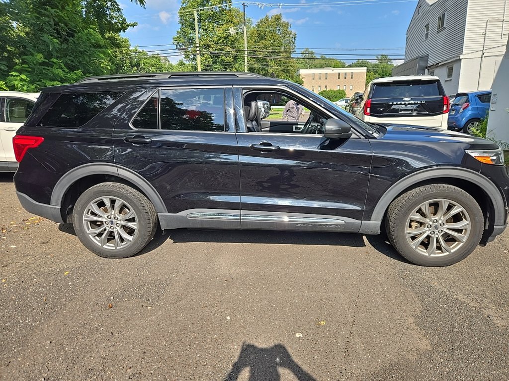 Certified 2020 Ford Explorer XLT w/ Equipment Group 202A AWD/4WD image 5