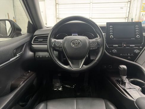 Used 2022 Toyota Camry SE FWD image 22