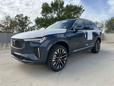 New 2026 Volvo XC90 B6 Plus w/ Protection Package Premier image 3