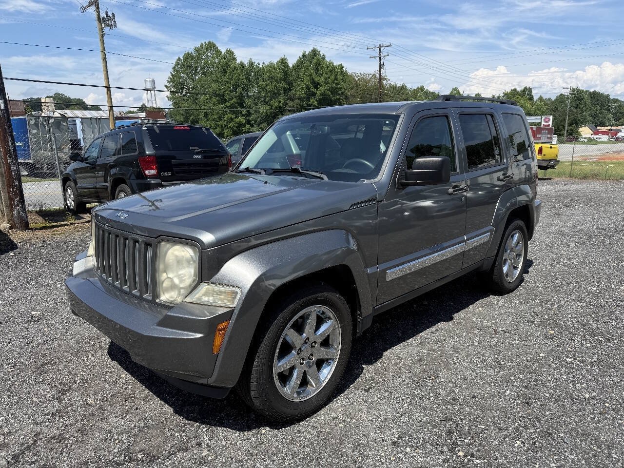 Used 2012 Jeep Liberty Sport AWD/4WD image 3