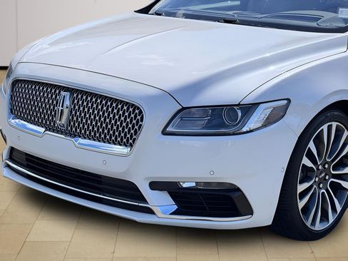 Used 2019 Lincoln Continental Reserve FWD image 39