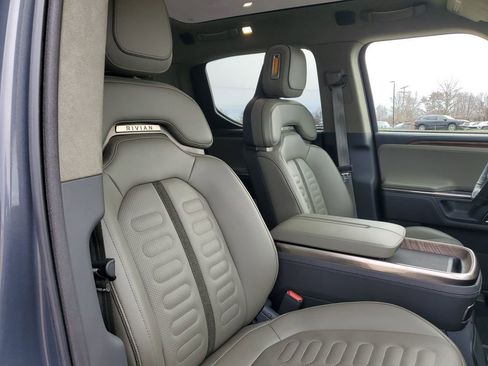 Used 2022 Rivian R1T Launch Edition image 31