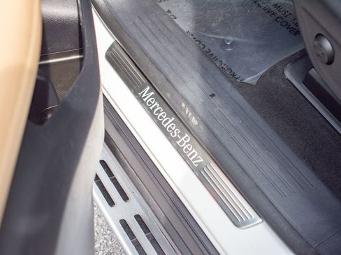 Used 2024 Mercedes-Benz GLE 450e 4MATIC image 17