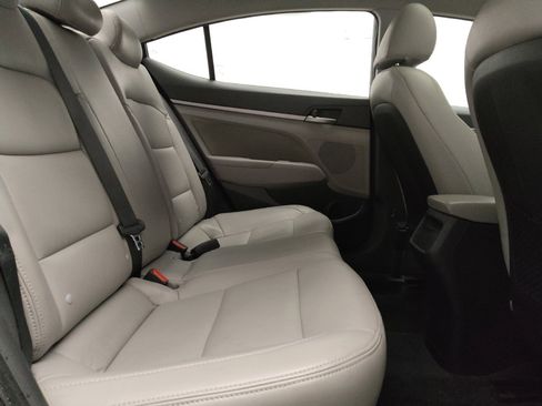 Used 2018 Hyundai Elantra Value Edition FWD image 19