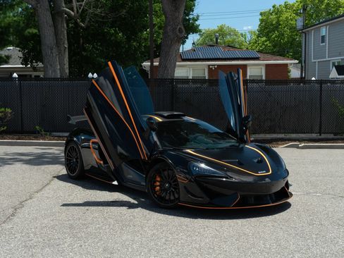 Used 2020 McLaren 620R RWD image 19