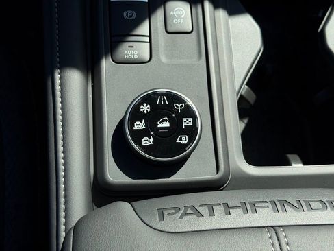 New 2026 Nissan Pathfinder S image 30