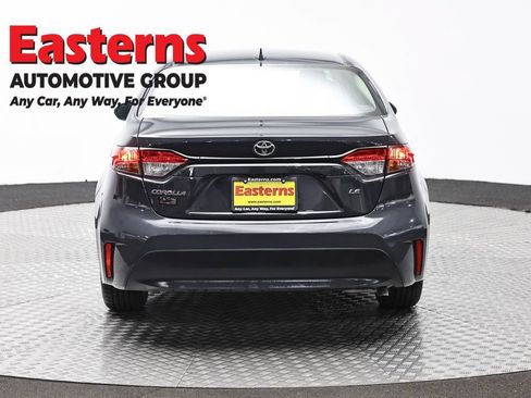 Used 2026 Toyota Corolla LE w/ LE Premium Package FWD image 6
