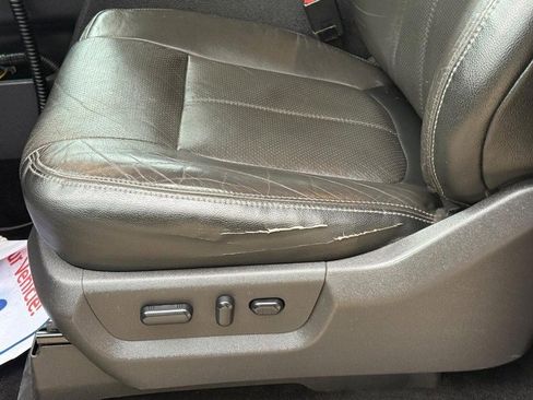 Used 2016 Ford F350 Lariat w/ Lariat Interior Package image 29