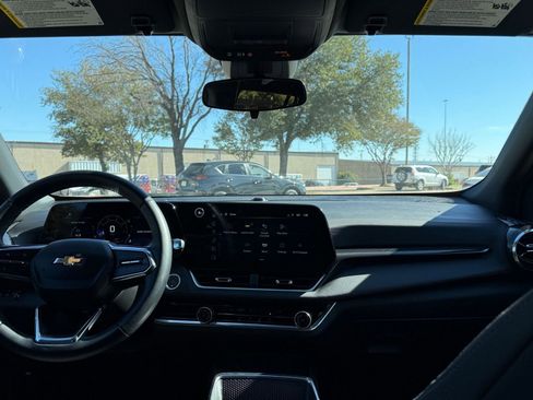 Used 2025 Chevrolet Equinox LT image 33