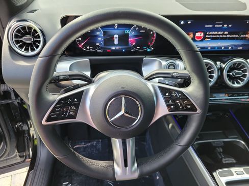Used 2024 Mercedes-Benz GLB 250 image 20