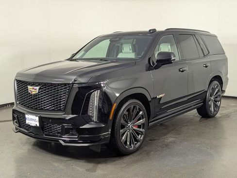 Used 2025 Cadillac Escalade V image 4