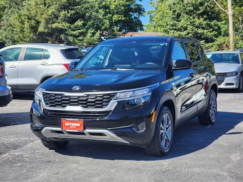 Used 2021 Kia Seltos LX image 3