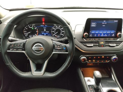Used 2021 Nissan Altima 2.5 SV w/ SV Premium Package FWD image 22