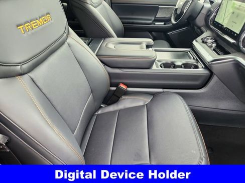 New 2026 Ford Expedition Tremor image 14