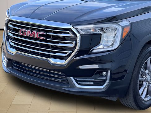 Used 2023 GMC Terrain SLT w/ Infotainment Package II AWD/4WD image 39