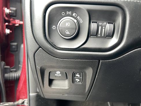 Used 2020 RAM 1500 Limited image 19